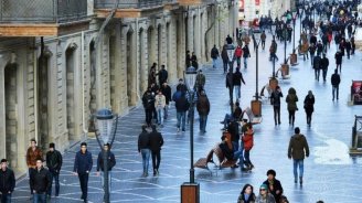 Azərbaycanda əhalinin artım tempi azalır - Çıxış yolları varmı?