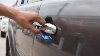 Əlinizi nəyə toxundursanız &ldquo;tok vurur&rdquo;? &ndash; Səbəbi BƏLLİ OLDU