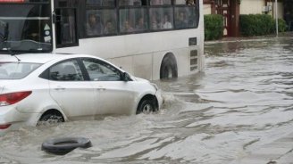 Avtomobili yağışdan ziyan görənlərin NƏZƏRİNƏ &ndash; Bu halda zərəri sığorta qarşılayacaq