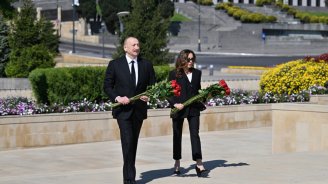 Prezident və xanımı Həzi Aslanovun məzarını ziyarət etdi &ndash; FOTO/VİDEO