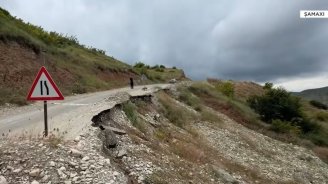 Şamaxıda torpaq sürüşməsi yolları yararsız hala saldı - VİDEO