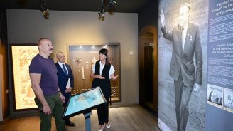İlham Əliyev &ldquo;Sadıqcanın evi&rdquo;nin bərpadan sonra açılışında &ndash; FOTO