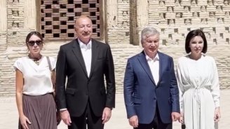 Prezidentlər və birinci xanımların İsmayıl Samani türbəsini ziyarətindən VİDEO 