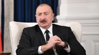İlham Əliyev: &ldquo;Heç kim bizə əl uzatmayıb, silahları da öz pulumuzla almışıq&rdquo; - VİDEO