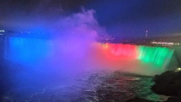 Niaqara şəlaləsi Azərbaycan bayrağının rənglərinə boyanıb – VIDEO