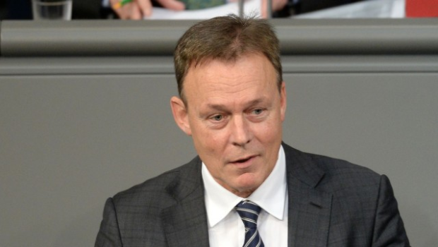 Almaniya Parlamentinin vitse-prezidenti vəfat etdi