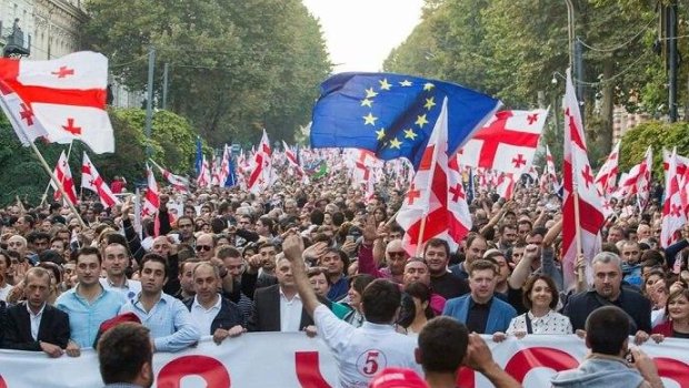 Gürcüstanın seçkidən sonrakı seçimi: COVİD, yoxsa DEMOKRATİYA