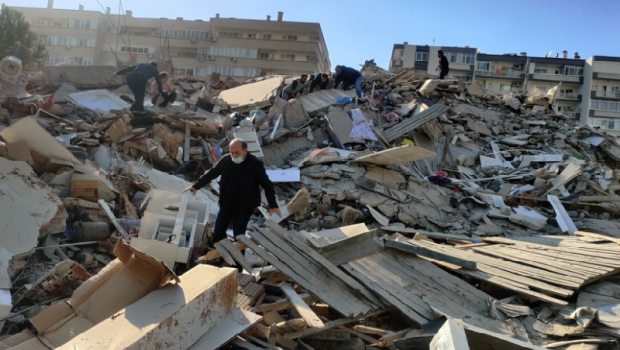 İzmirdə yaşanan faciə erməniləri BELƏ SEVİNDİRDİ - FOTOFAKT