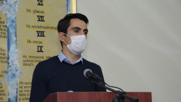 Əsir erməni kilsəyə gələrək dua etdi