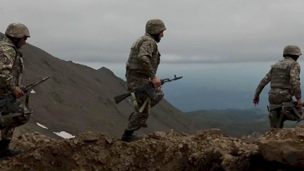 Düşmən mövqelərini ataraq qaçıb