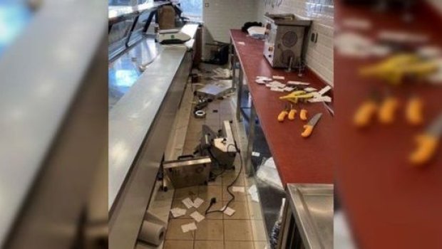 İrqçilər Fransada Türklərə hücum etdi - FOTO