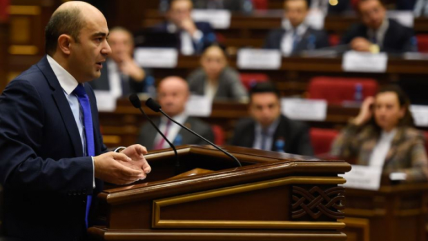“Ölkədə hökumət yoxdur” - Erməni deputat
