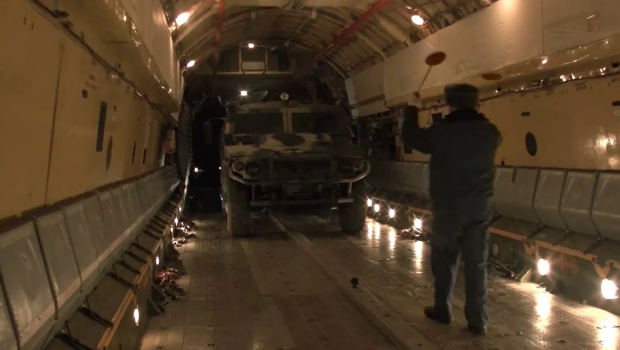 Rusiya sülhməramlılarının olduğu təyyarə Ermənistana enib