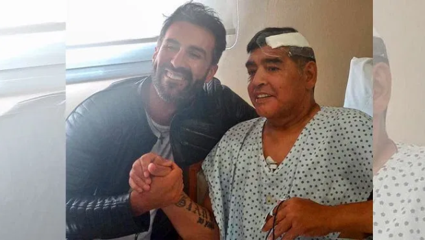 Dieqo Maradona xəstəxananı tərk etdi