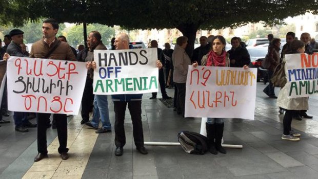 Yerevanda növbəti aksiya: “Paşinyan getməlidir”
