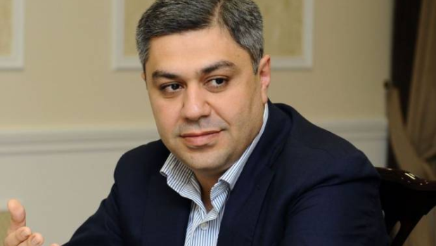 Polis Ermənistanın müxalifət partiyası liderinin evinə basqın etdi