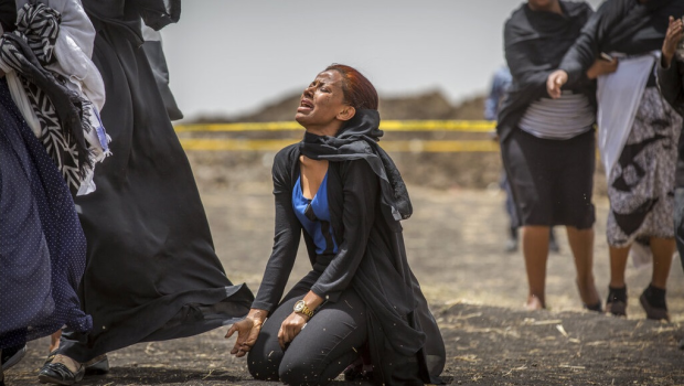 Efiopiyada sərnişin avtobusu atəşə tutuldu