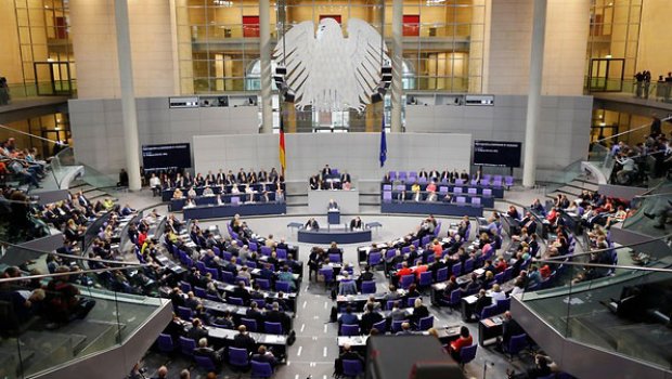 Yeni qanun Berlini qarışdırdı