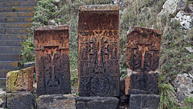 Kəlbəcərdə ermənilərin “tarix” istehsal edən sexi aşkarlandı – FOTOLAR