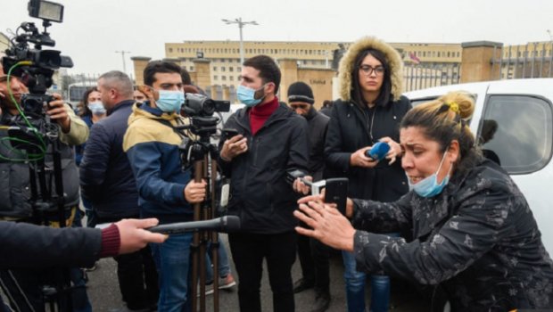 İtkin düşən erməni hərbçilərinin valideynləri etiraz edirlər