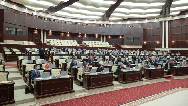 Milli Məclisin iclası keçirilir