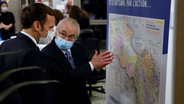 Makronun ikiüzlülü siyasəti ifşa olundu – FOTOFAKT