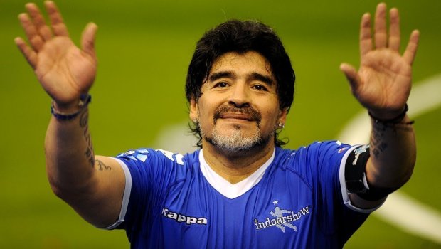 Maradona vəfat etdi