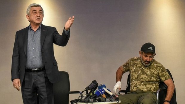 “Sən alnında satqın damğası olan qorxaqsan” - Sarkisyandan Paşinyana