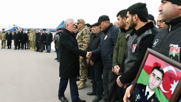 Naxçıvan şəhidlərimizi qarşıladı - FOTO