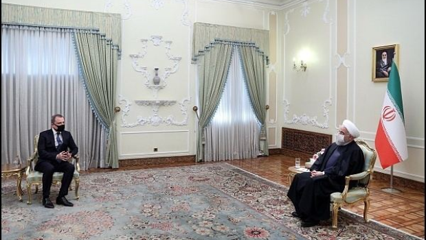 Ceyhun Bayramov Ruhani ilə görüşdü