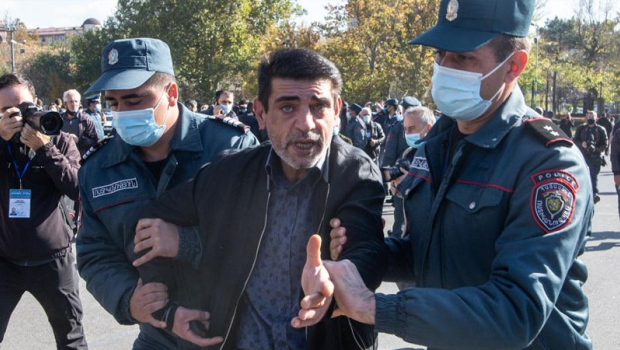 Ermənistanda 29 etirazçı saxlanıldı