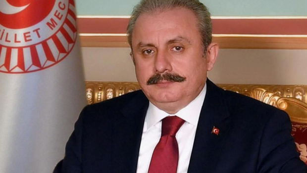 Türkiyənin spikeri Zəfər paradından yazdı