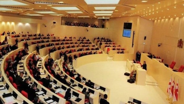 Gürcüstan hökuməti tam tərkibdə istefaya getdi