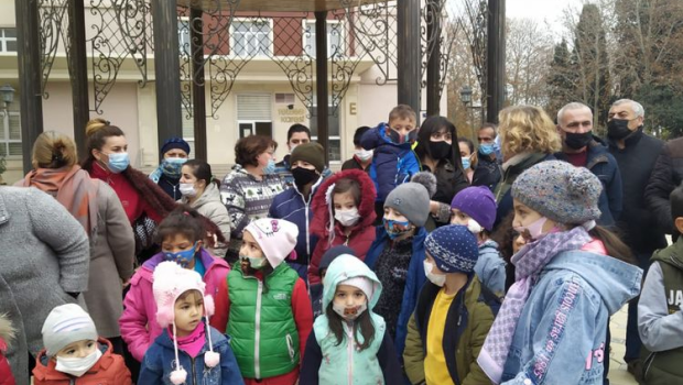 ÜST nümayəndəsi Gəncədə müharibədən zərəçəkənlərlə görüşdü