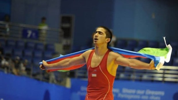 Azərbaycan güləşçisi erməni rəqibini məğlub etdi