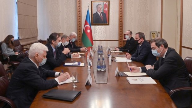 Azərbaycan XİN rəhbəri həmsədrlərlə görüşdü