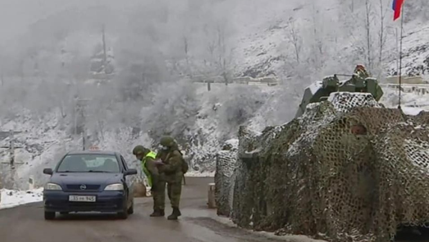 Rusiya sülhməramlıları üçün 530-dən çox texnika daşınıb