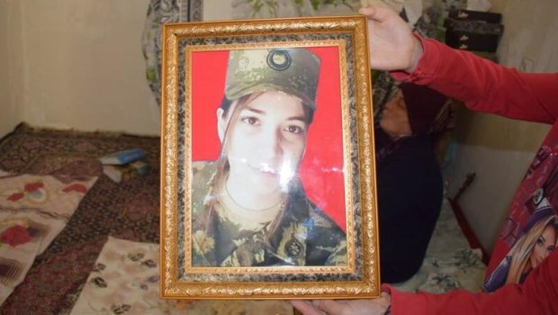 Vətən müharibəsinin şəhid xanımı təltif edildi