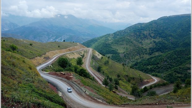Rusiyalı jurnalist Laçın dəhlizində - VİDEO