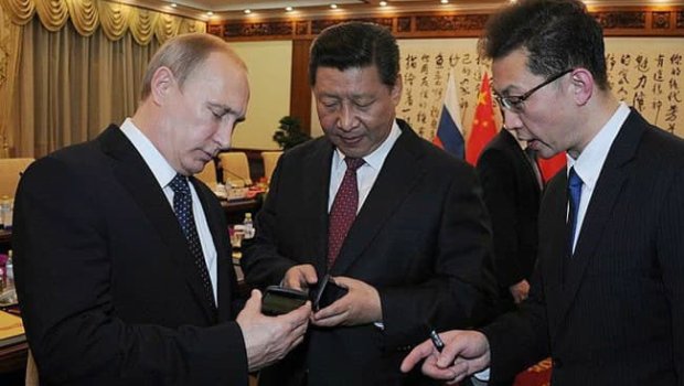 Putinin smartfonu yoxdur - Səbəbi?