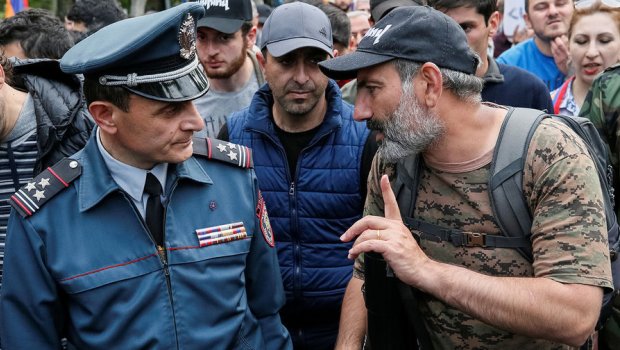 Polislər Paşinyana tabe olmaqdan imtina edirlər