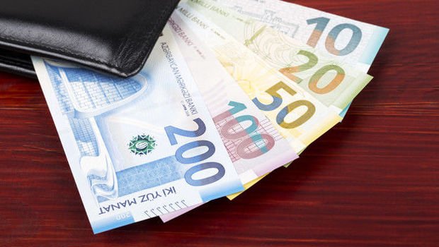 Manatın dəyərdən düşmə riski var - RƏSMİ