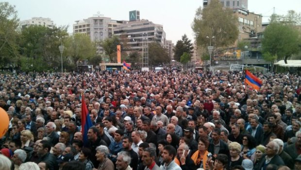 Ermənistan ordusu və polisi etirazçılara qoşulur? – Paşinyan istefasının mümkün 4 yolu