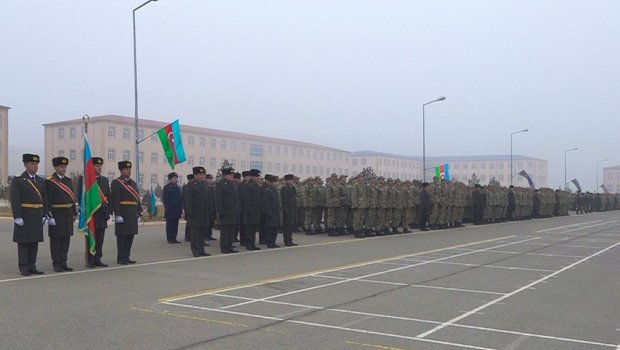 Gənc əsgərlər xidmət yerlərinə yola salındı - VİDEO