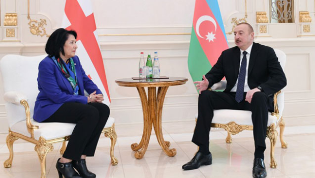 ''Sizinlə Gürcüstanda görüşməyi səbirsizliklə gözləyirəm'' - Zurabişvili Prezidentə yazdı