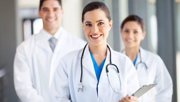 Həkimlər niyə AĞ RƏNGDƏ GEYİNİRLƏR?