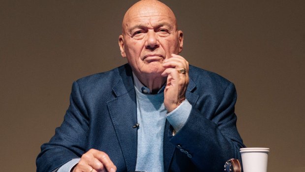 Moskvalı Konstantin Şulika Pozneri məhkəməyə verdi