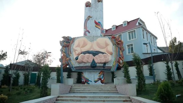 “Fəhlə əlləri” abidəsi bərpa olundu - FOTO