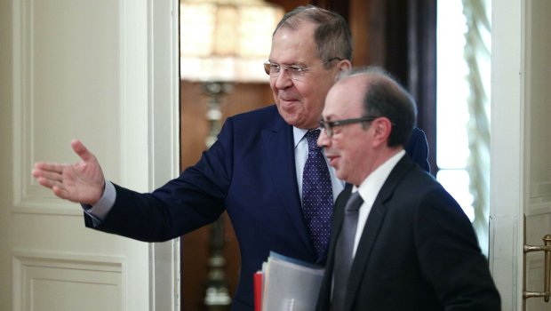 Lavrovla Ayvazyan nədən danışdılar?