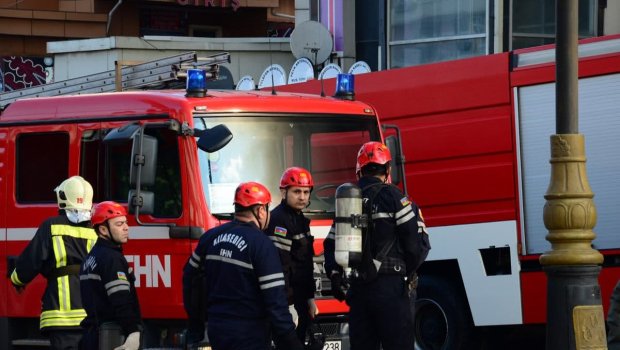 Bakıda çoxmərtəbəli yaşayış binasında yanğın olub